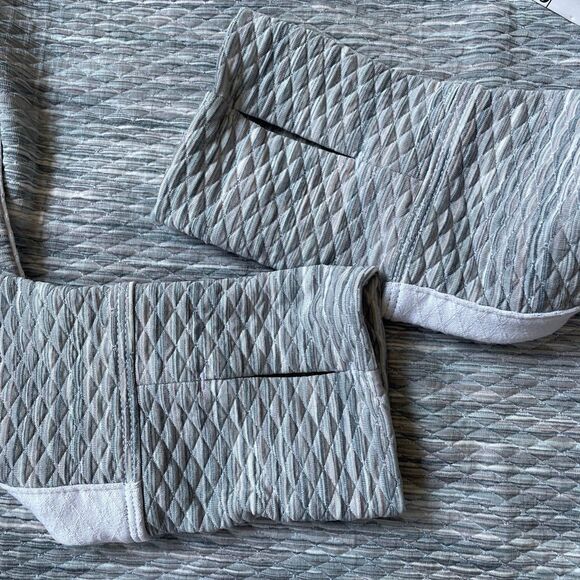 ATHLETA Snowscape Crew Long Sleeve Gray Texture Top Stretch-Finger Holes Sz S - Picture 6 of 7